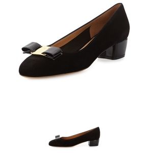 Black suede Salvatore Ferragamo Vara pumps